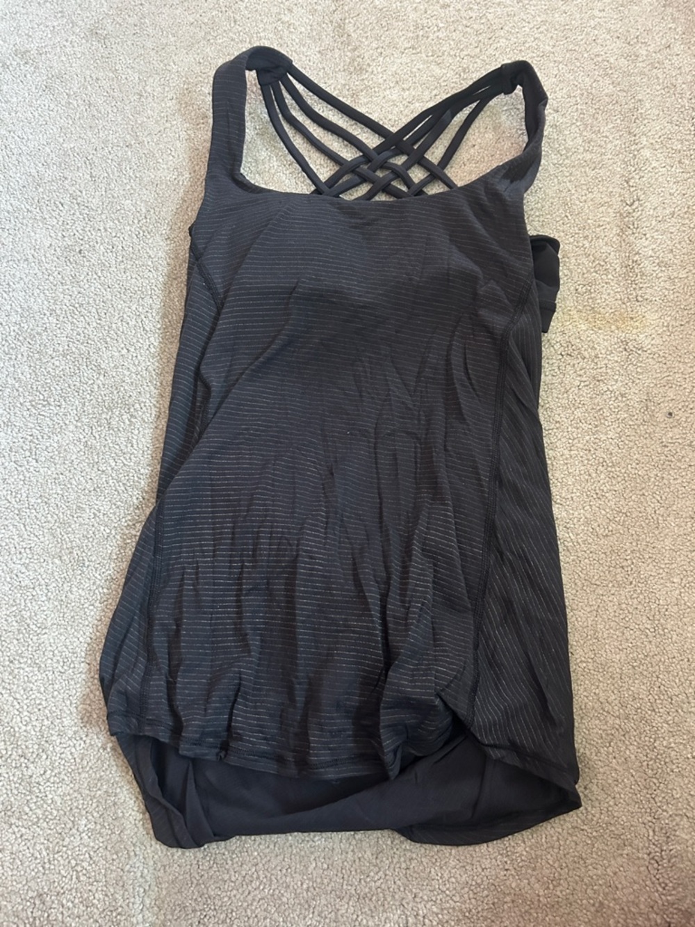 black lululemon workout top loose
